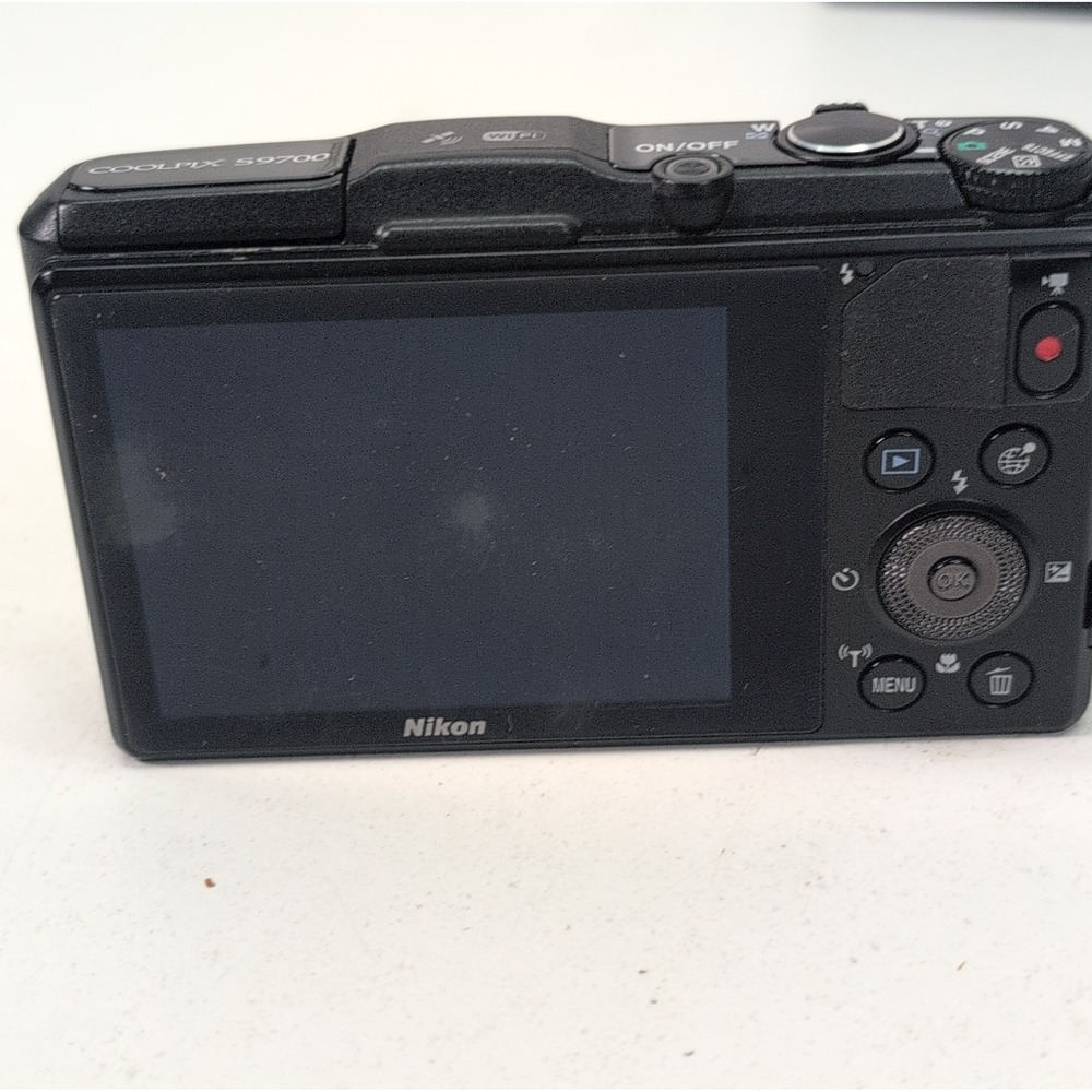 Nikon COOLPIX S9700 16MP 30x Zoom Digital Camera Bundle Batteries Charger - Picture 10 of 14